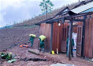 Lào Cai khẩn trương khắc phục sự cố điện sau dông lốc